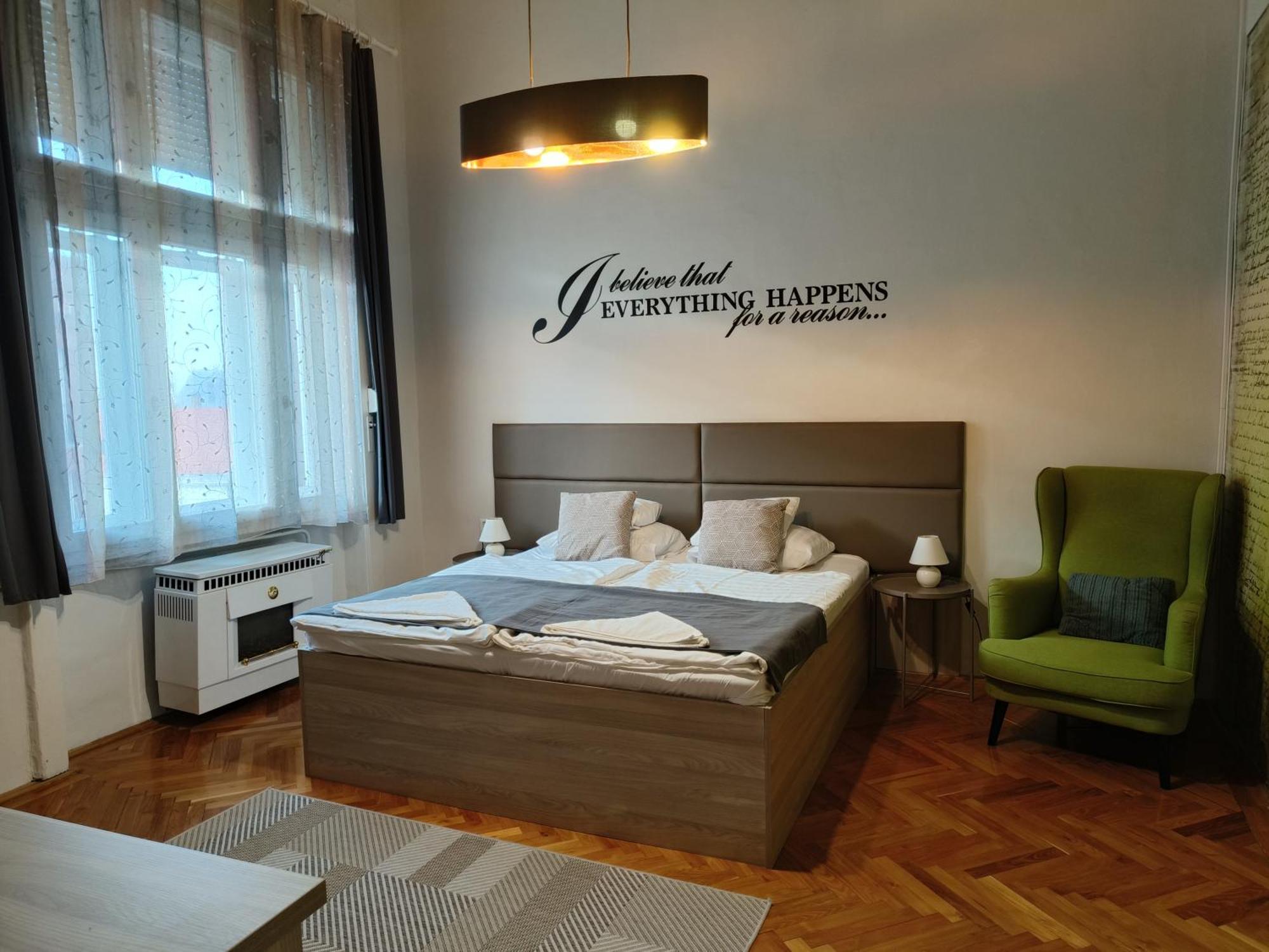 Pasti Central Apartment. Дебрецен Экстерьер фото
