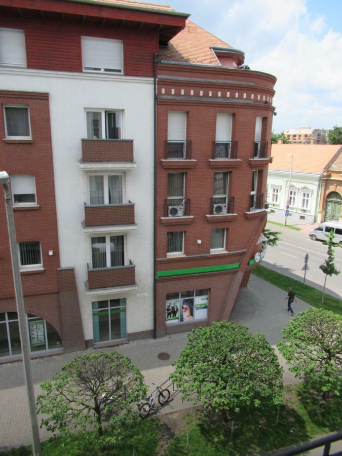 Pasti Central Apartment. Дебрецен Экстерьер фото